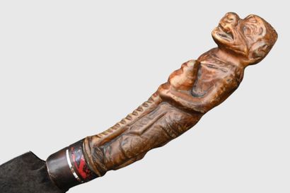 Couteau indien au manche sculpté d’Hanuman,...