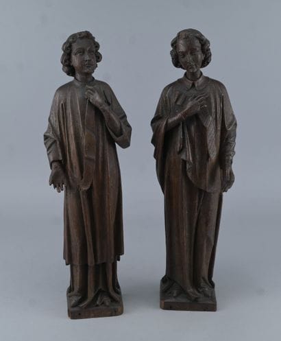 Paire de statues néogothiques en chêne sculpté,...