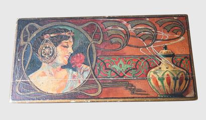 Boîte en bois peint de style Art nouveau

Boîte...