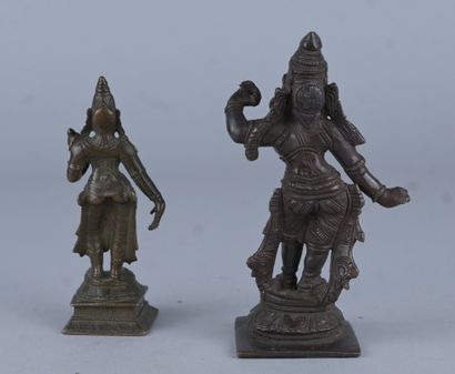 Paire de statuettes hindoues en bronze, Inde...