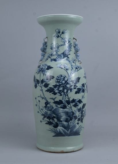 Grand vase chinois en porcelaine céladon...