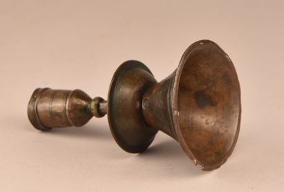 Bougeoir ottoman en bronze, XVIe siècle

Bougeoir...
