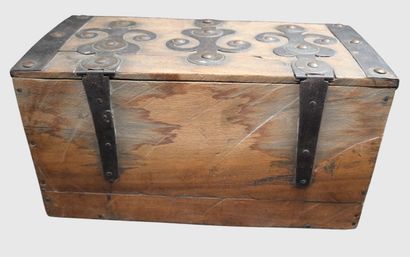 Coffret touareg en bois et métal, XXe siècle

Coffret...