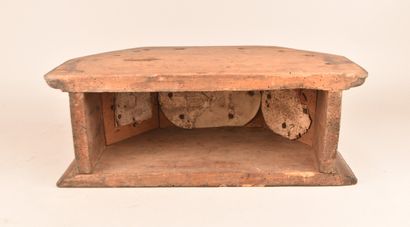 Socle-reliquaire en bois pour statue de saint...