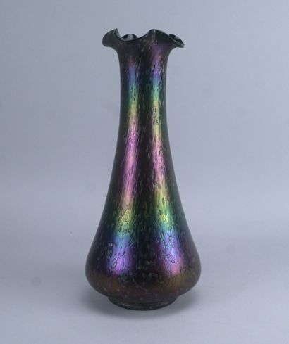 Vase Loetz irisé à décor métallisé – Bohême,...