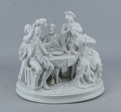 Grand groupe en porcelaine blanche représentant...