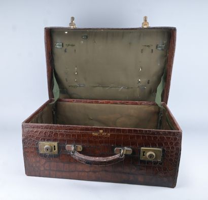 Valise de voyage en cuir gaufré, Mappin Webb,...