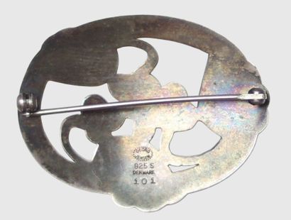 Broche Georg Jensen n°101 Moonlight Grapes

Broche...