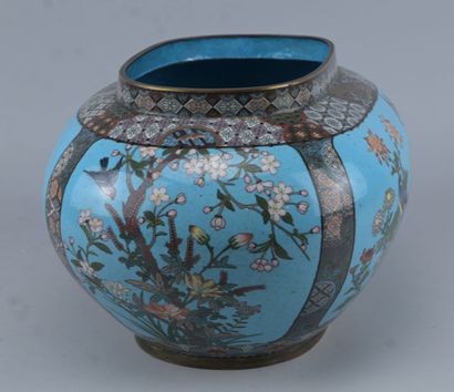 Jardinière japonaise en émaux cloisonnés,...