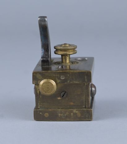 Scarificateur (lancette de saignée) en laiton...