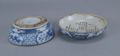 Brûle-parfum couvert en porcelaine bleu et...
