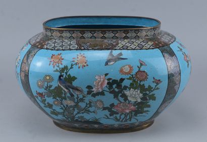 Jardinière japonaise en émaux cloisonnés,...