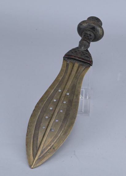 Couteau Ikula Kuba à lame en laiton, vers...