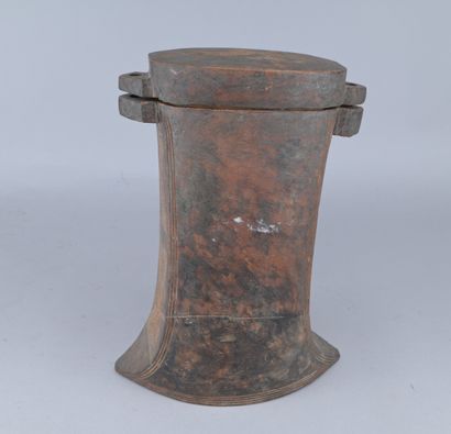 Tall Kuba wooden box – Congo, early 20th...