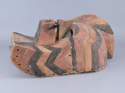 Masque Kifwebe Songye polychrome, Congo

Masque...