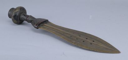 Couteau Ikula Kuba à lame en laiton, vers...