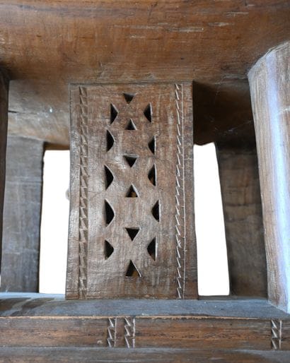 Ashanti wooden stool - Ghana, mid-20ᵉ century
Traditional...