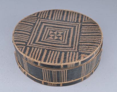 Circular wickerwork box - Vietnam - mid 20th...