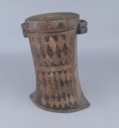 Tall Kuba wooden box – Congo, early 20th...