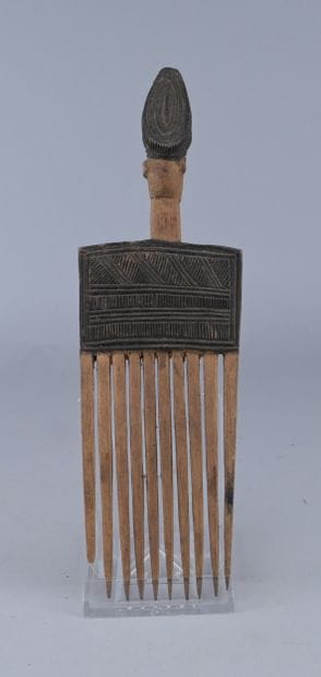 Chokwe / Lwena ceremonial comb - DR Congo...