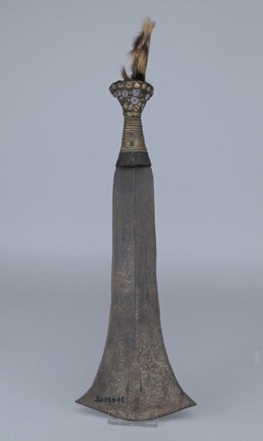 Konda knife with a flared blade, 20th century

A...