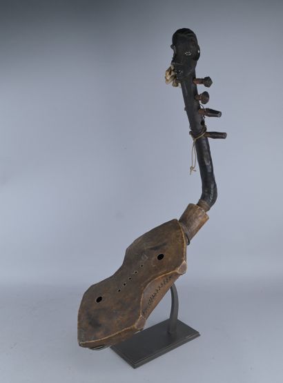 Anthropomorphic Zandé harp, Congo

A harp...