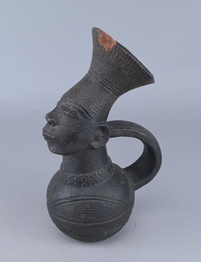 Mangbetu anthropomorphic jug - Democratic...