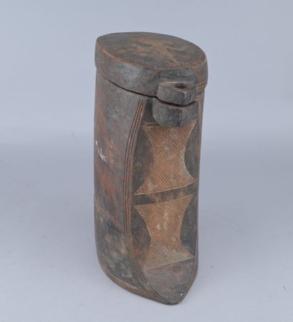 Tall Kuba wooden box – Congo, early 20th...
