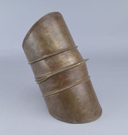Monumental Mongo Bracelet in Brass

Mongo...