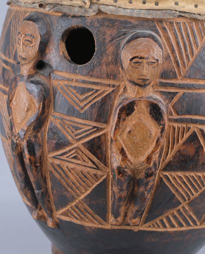 Tambour Ngoma Luba-Maniema / Zela, Congo

Tambour...