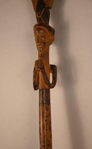 Bâton Yaka sculpté – RD Congo – première...