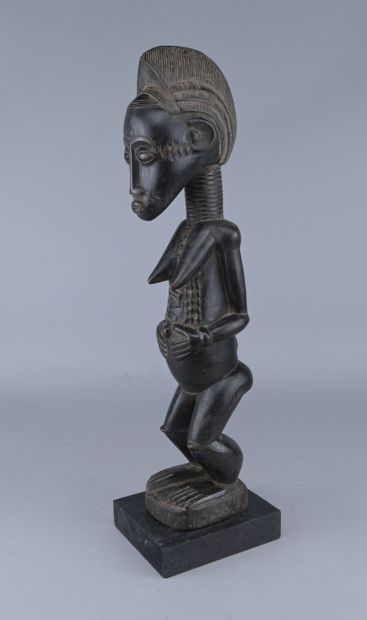 Figure féminine Baoulé, Côte d’Ivoire

Figure...