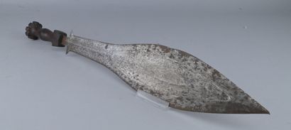 Couteau Luba avec fourreau, vers 1900

Couteau...