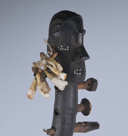 Anthropomorphic Zandé harp, Congo

A harp...