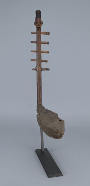 Anthropomorphic Mangbetu harp - DR Congo...