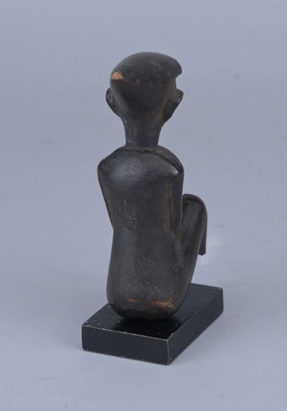 Indonésie – figure maternité sculptée – milieu...
