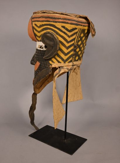 Masque Kuba « Bwoom » – RD Congo – première...