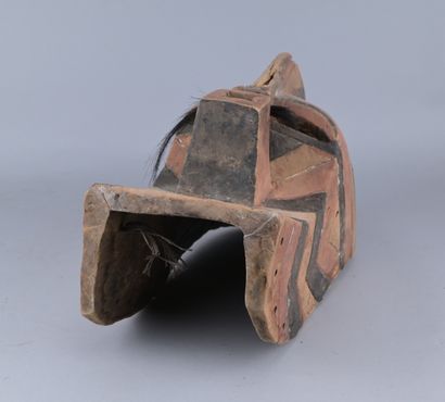 Masque Kifwebe Songye polychrome, Congo

Masque...