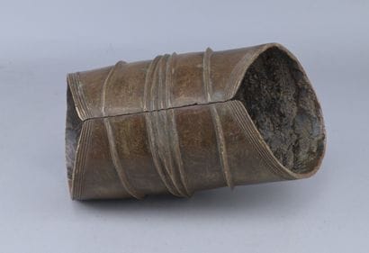 Monumental Mongo Bracelet in Brass

Mongo...