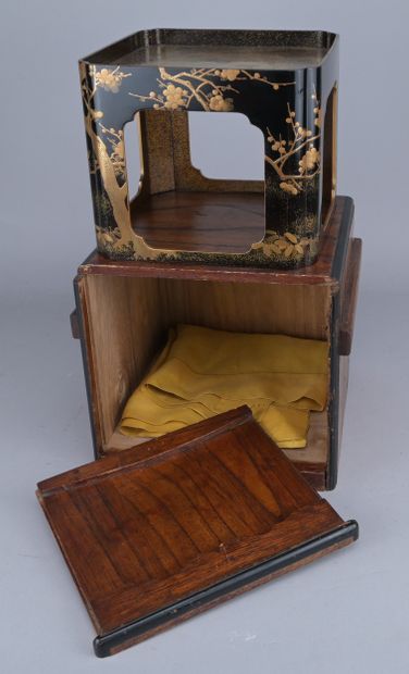 Japanese lacquer display case “Tsuru to Reishi,”...