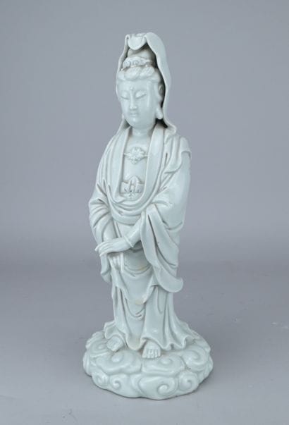 Guanyin in Blanc de Chine porcelain, 18th...