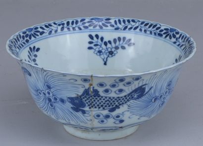 Blue-and-White Chinese Bowl with a Crab Design,...