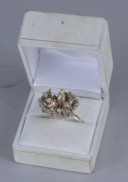 Silver, 18K Gold, and Pearl Bird’s Nest Ring

A...