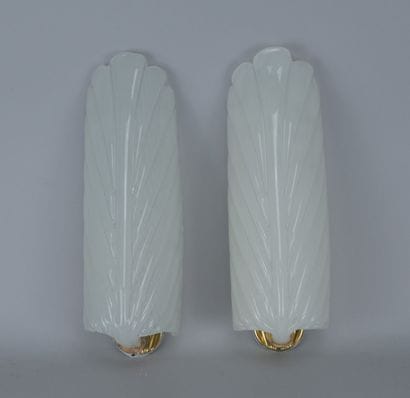Pair of white Murano glass wall sconces

Pair...