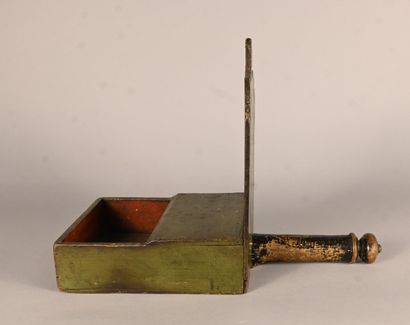 Plat de quête à manche en bois peint – scène...