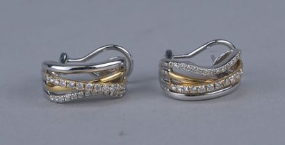Pair of 18-karat gold earrings with diamonds

Pair...