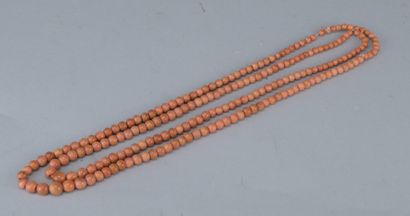 Double-row red coral necklace, 19th century

Antique...