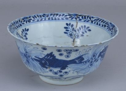 Blue-and-White Chinese Bowl with a Crab Design,...