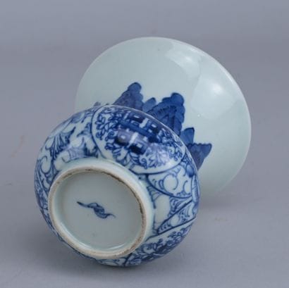 Small blue-and-white porcelain vase, Chinese,...