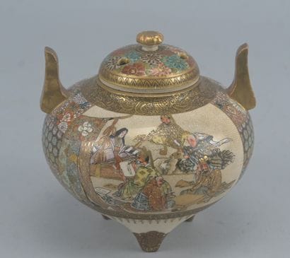 Satsuma earthenware tripod koro decorated...